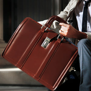V Series from McKleinUSA made of traditional briefcases and attaches.