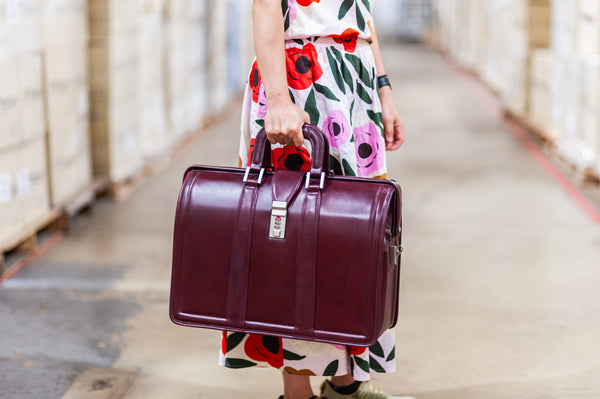 MORGAN | 17" Leather Litigator Laptop Briefcase